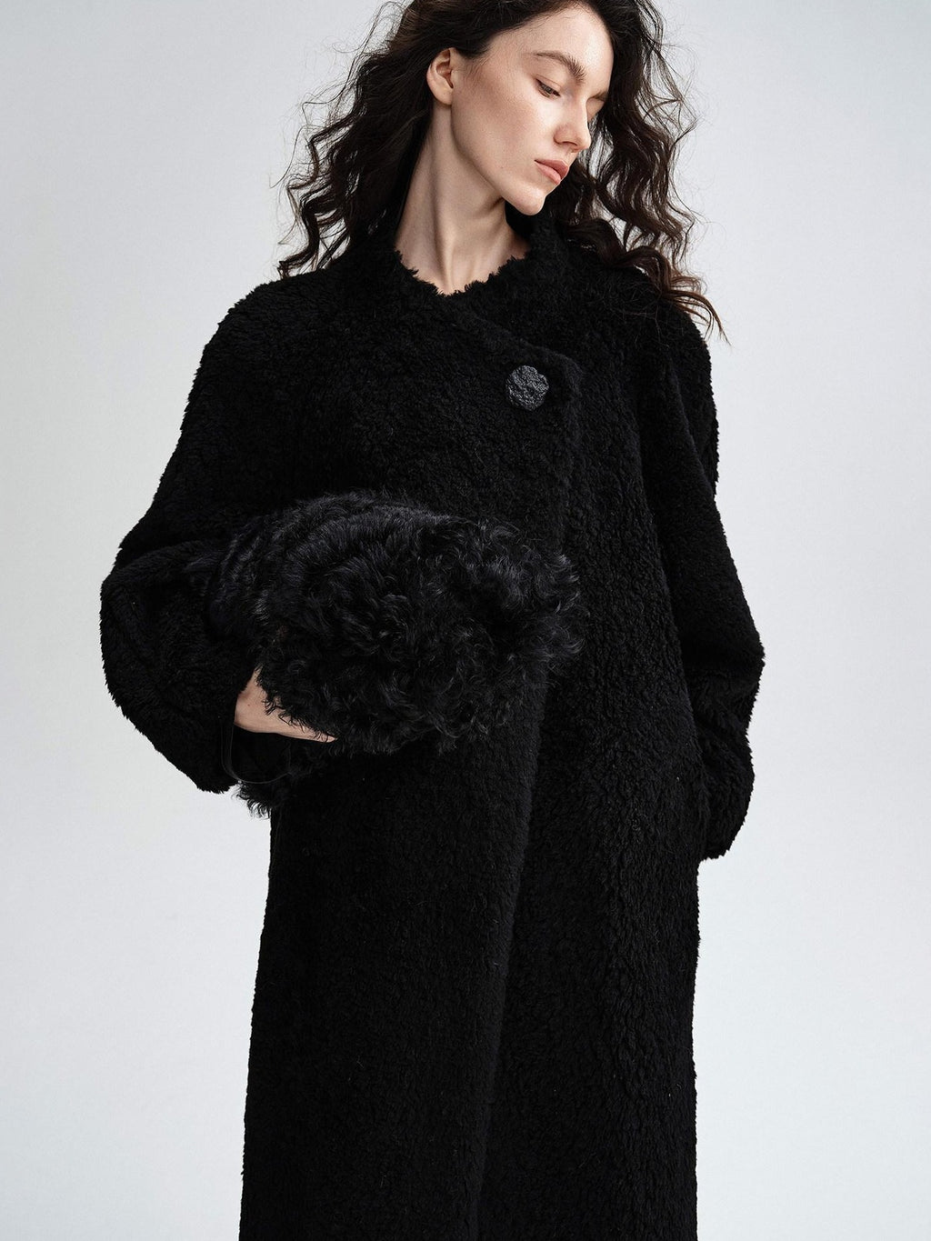audreyyang Warm Thick Midlength Retro Loose Fit Stand Lamb Collar Women Wool Coats