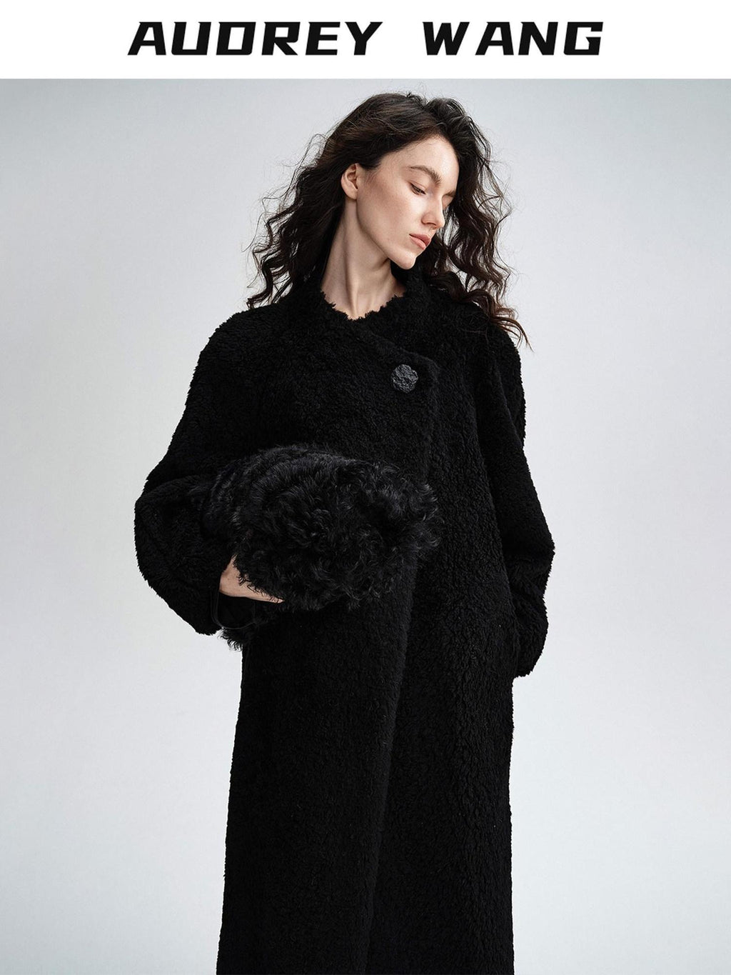 audreyyang Warm Thick Midlength Retro Loose Fit Stand Lamb Collar Women Wool Coats