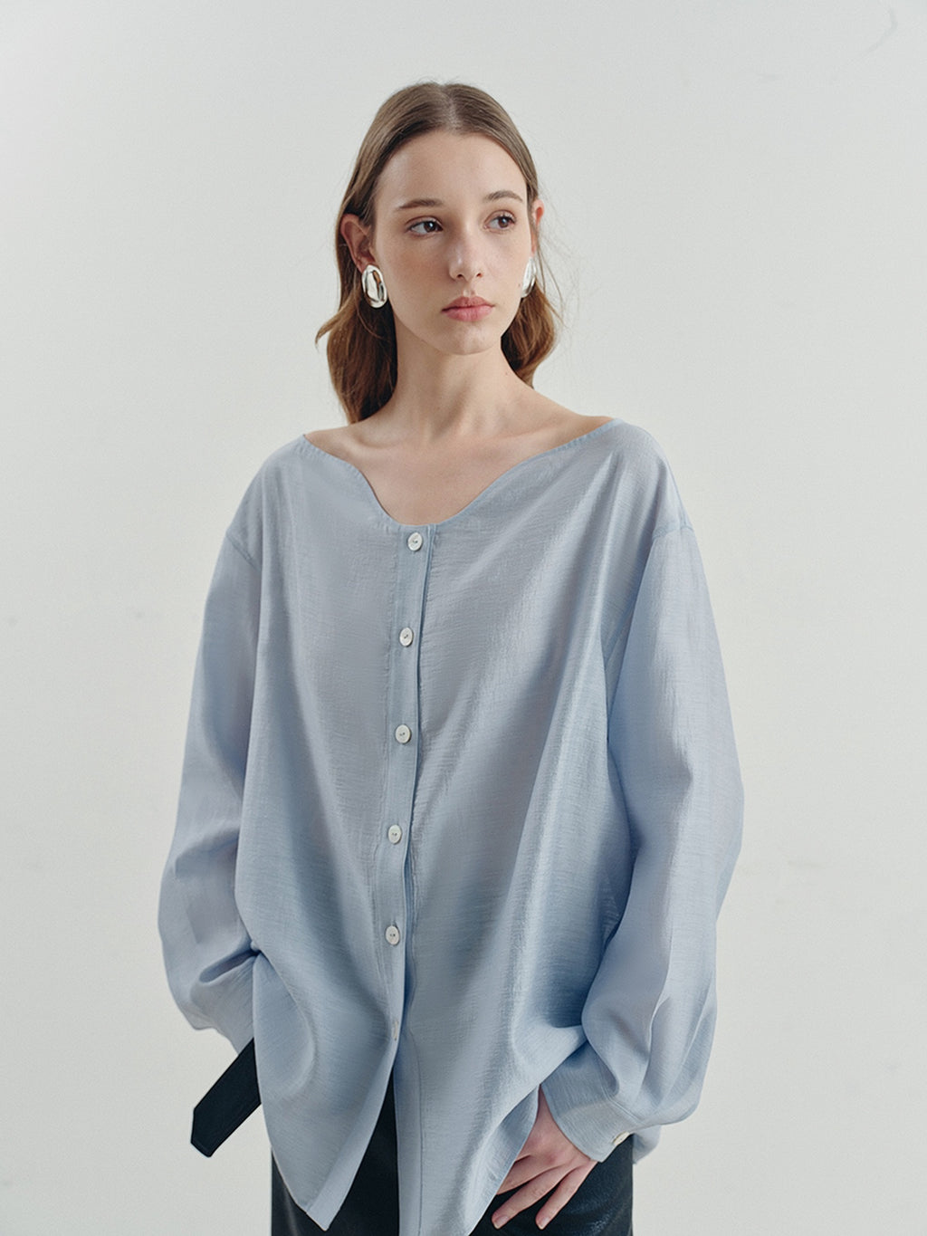 someonesometimes Breathable Lyocell Minimal Commuter Relaxed V-neck Button Tie Women Blouses