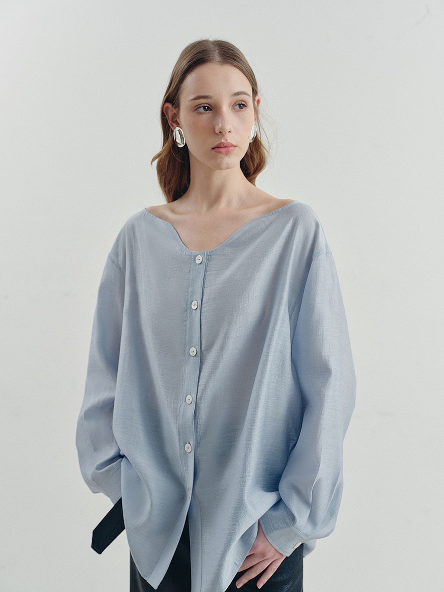 someonesometimes Breathable Lyocell Minimal Commuter Relaxed V-neck Button Tie Women Blouses