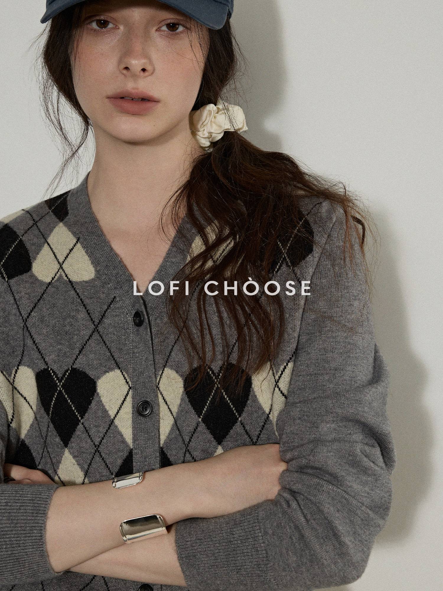 Lofi choose Acrylic Blend Colorblock Relaxed Fit Office Women Heart Buttoned Gray Cardigans