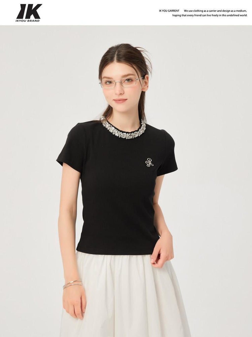 ikyou Durable Cotton Blend Slim Fit Short Sleeve Crewneck Women Black Basic Crop Tops