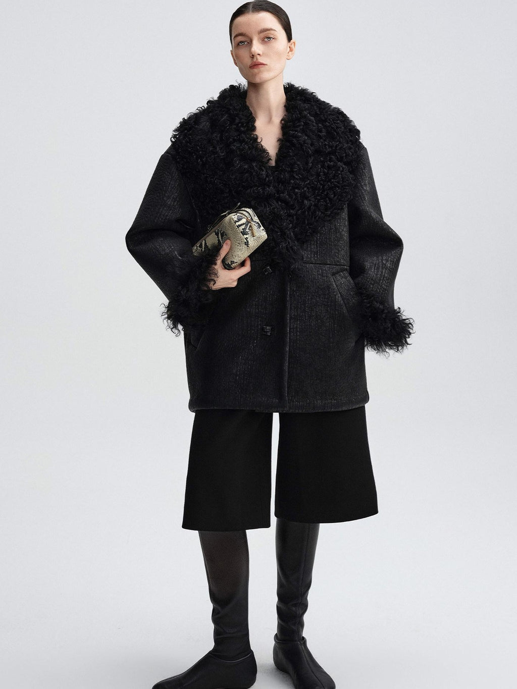 audreyyang Warm Wool Patch Retro Loose Lapel Midlength Women Lambswool Collar Long Coats