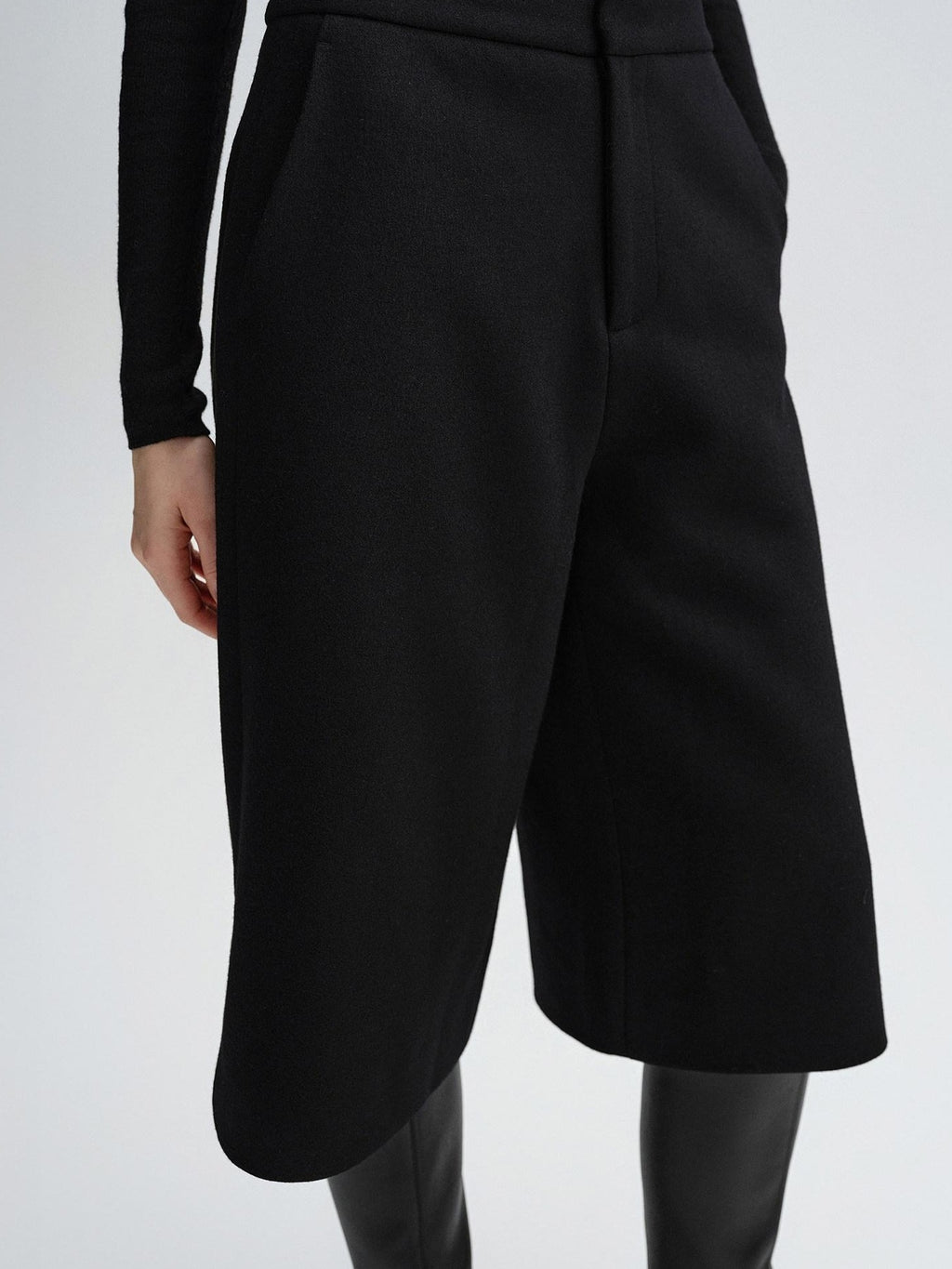 audreyyang Wool Blend Minimalist Wide Leg Natural Waist Womens Workwear Mid-Length Shorts