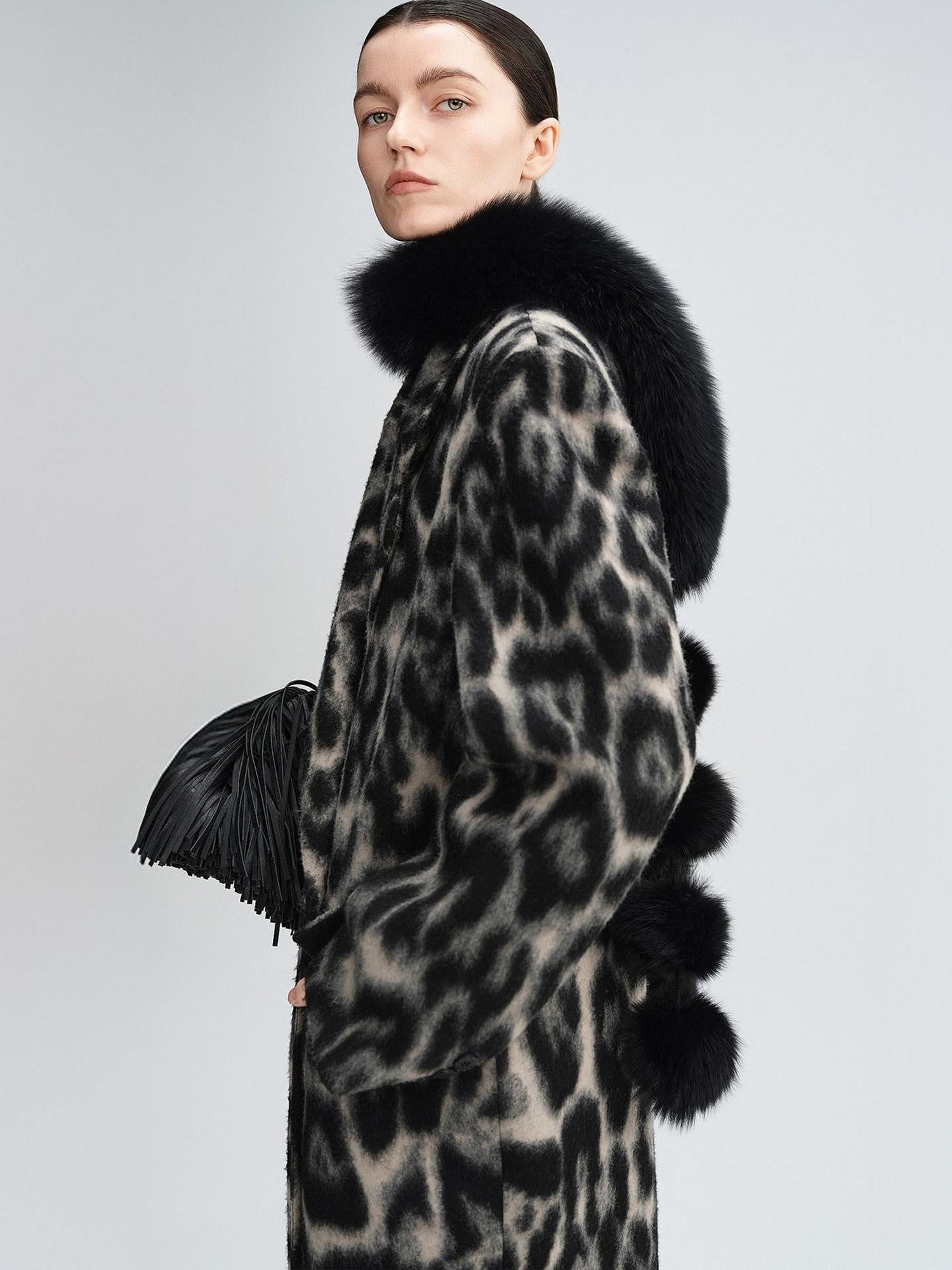 audreyyang Ultra Warm Fox Fur Solid Black Plush Elegant Women Luxury Scarves