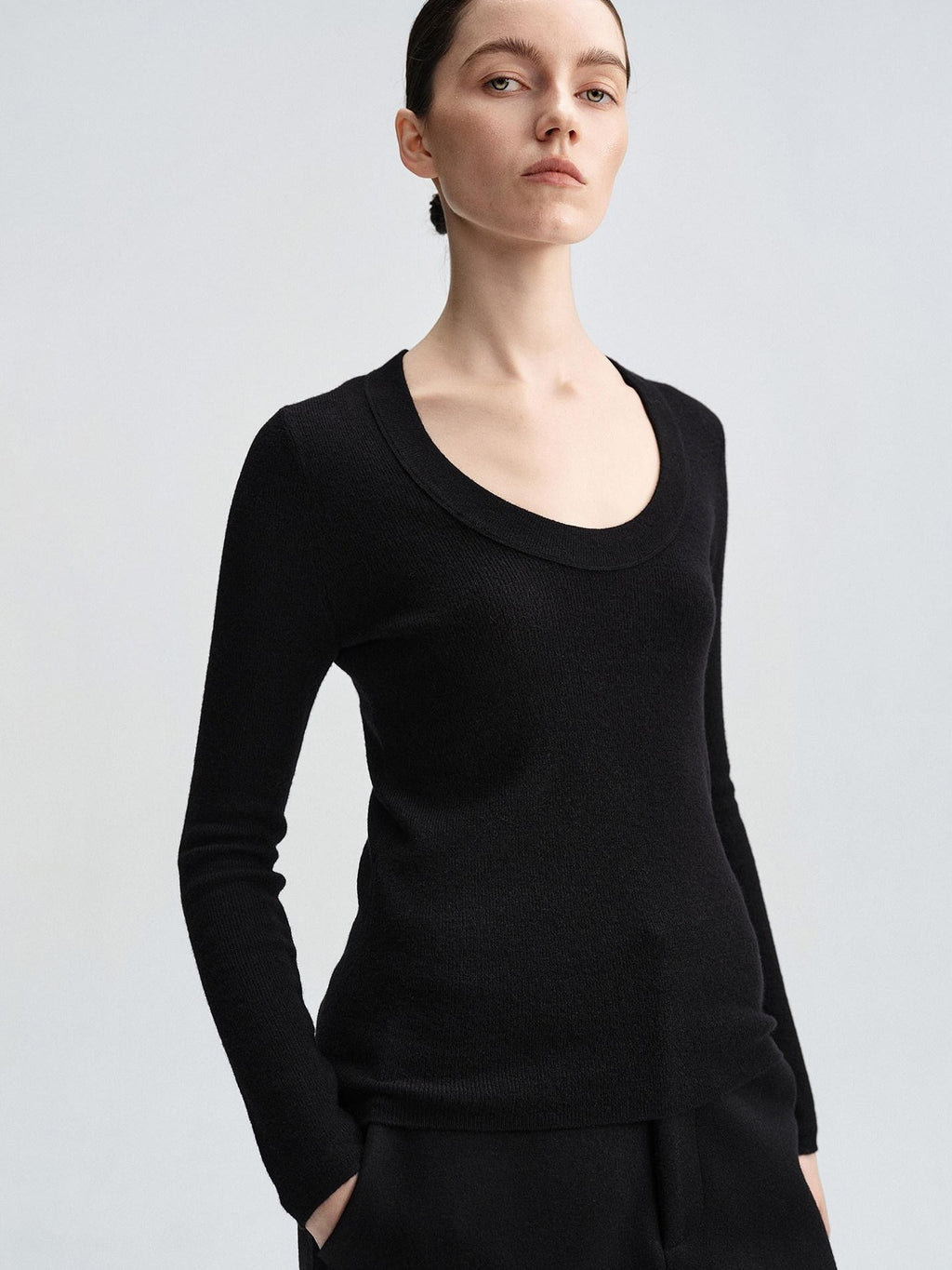 audreyyang Sheep Wool Slim Fit Crew Neck Knit Women Black Gray Brown Sweaters