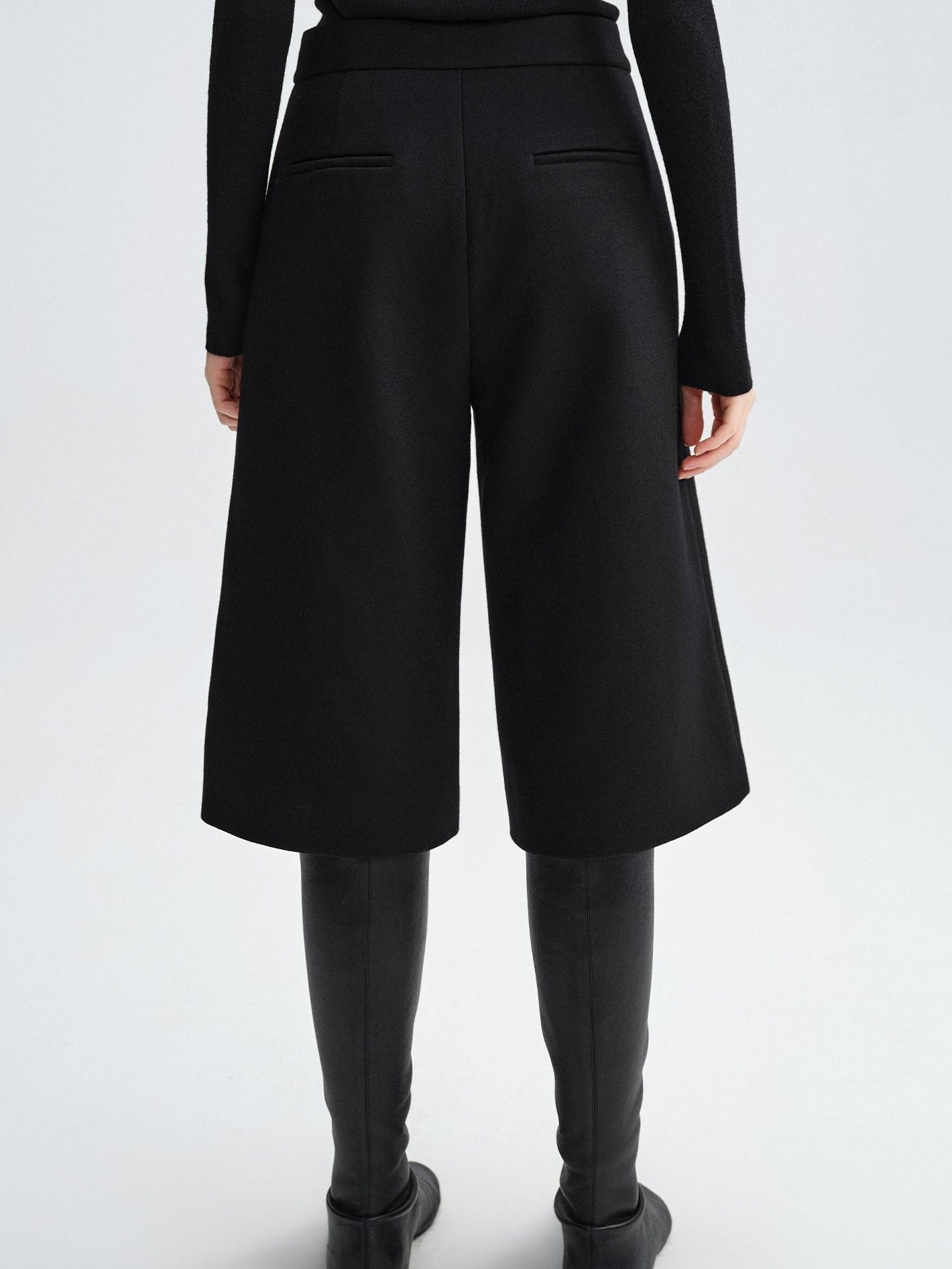 audreyyang Wool Blend Minimal Wide Leg Natural Waist Women Office Mid-Length Shorts