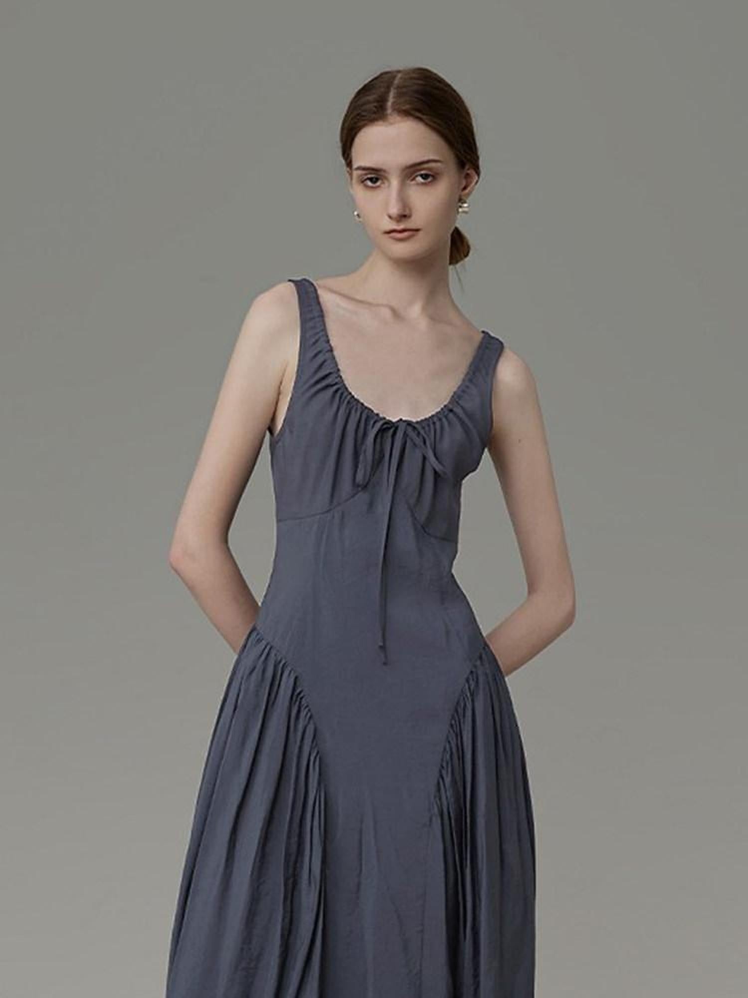 unspoken Pleated High Waist Minimal H Silhouette U Neck Sleeveless Office Maxi Dresses