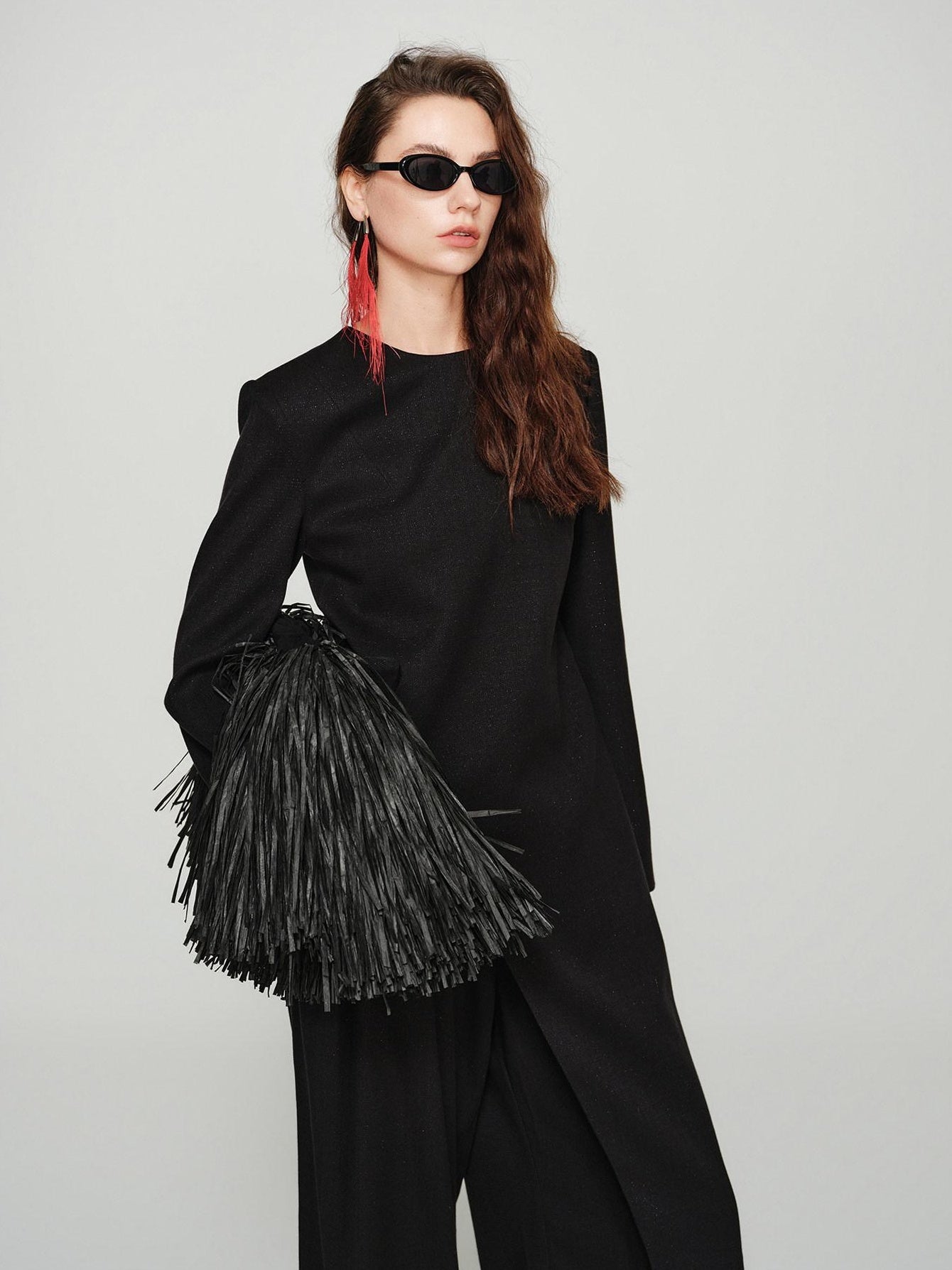 audreyyang Elegant Slim Waist Poly Blend Round Neck Midlength Pullover Black Long Coats