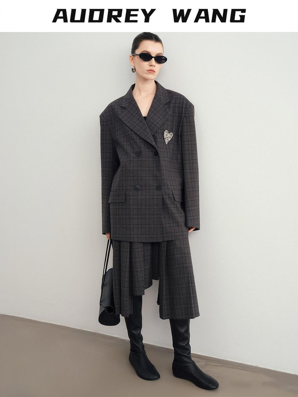 audreyyang Vintage Plaid Double Breasted Loose Fit Lapel Women Work Gray Blazers