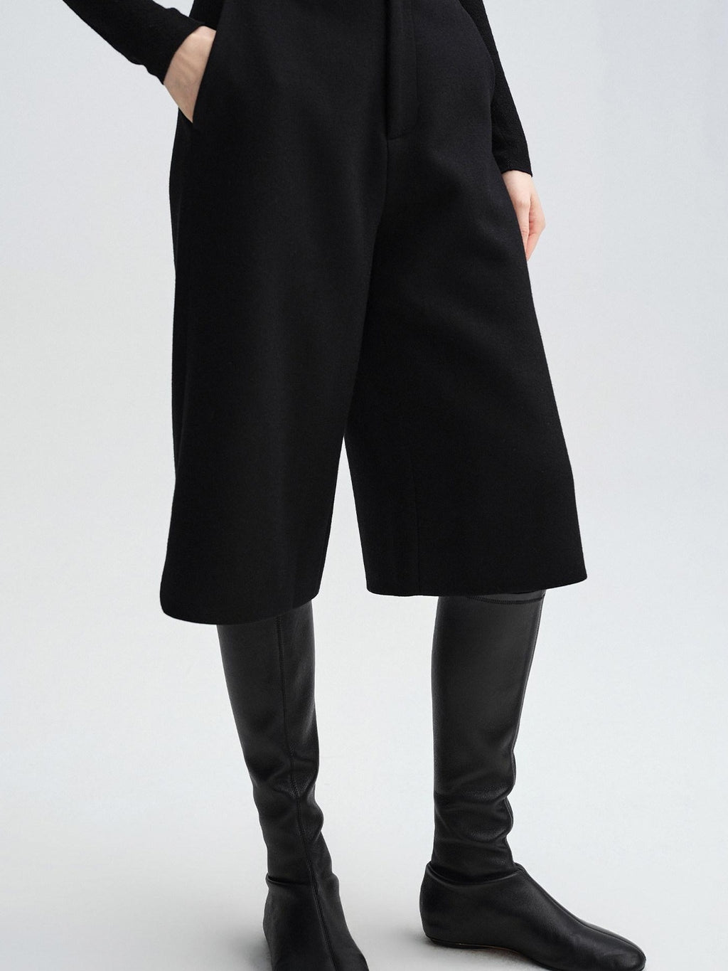 audreyyang Wool Blend Minimal Wide Leg Natural Waist Women Office Mid-Length Shorts