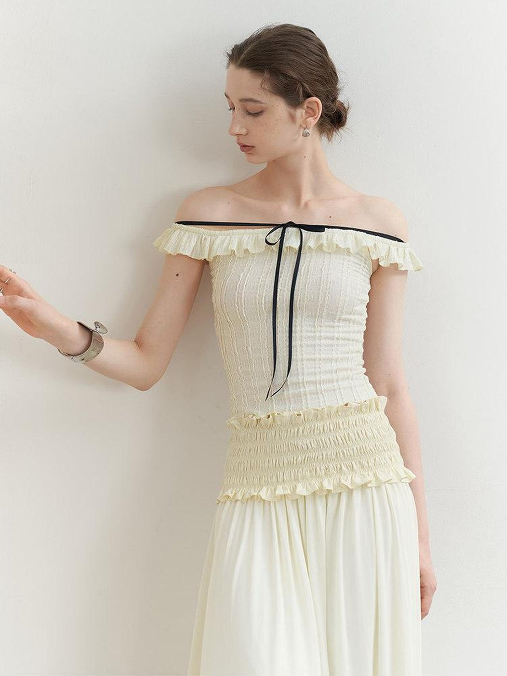 someonesometimes Lace Tie Slim Fit Short Solid Mauve Cream Daily Chic Off Shoulder Crop Tops