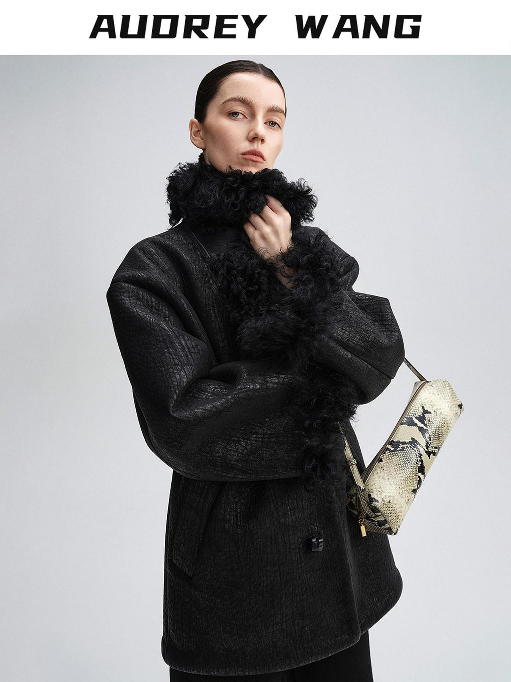 audreyyang Warm Wool Patch Retro Loose Lapel Midlength Women Lambswool Collar Long Coats
