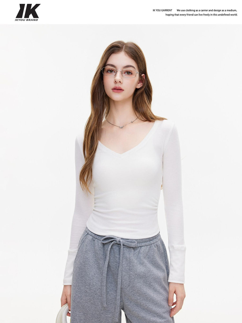 ikyou Breathable V-neck Slim White Pullover Women Cropped Long Sleeve Crop Tops