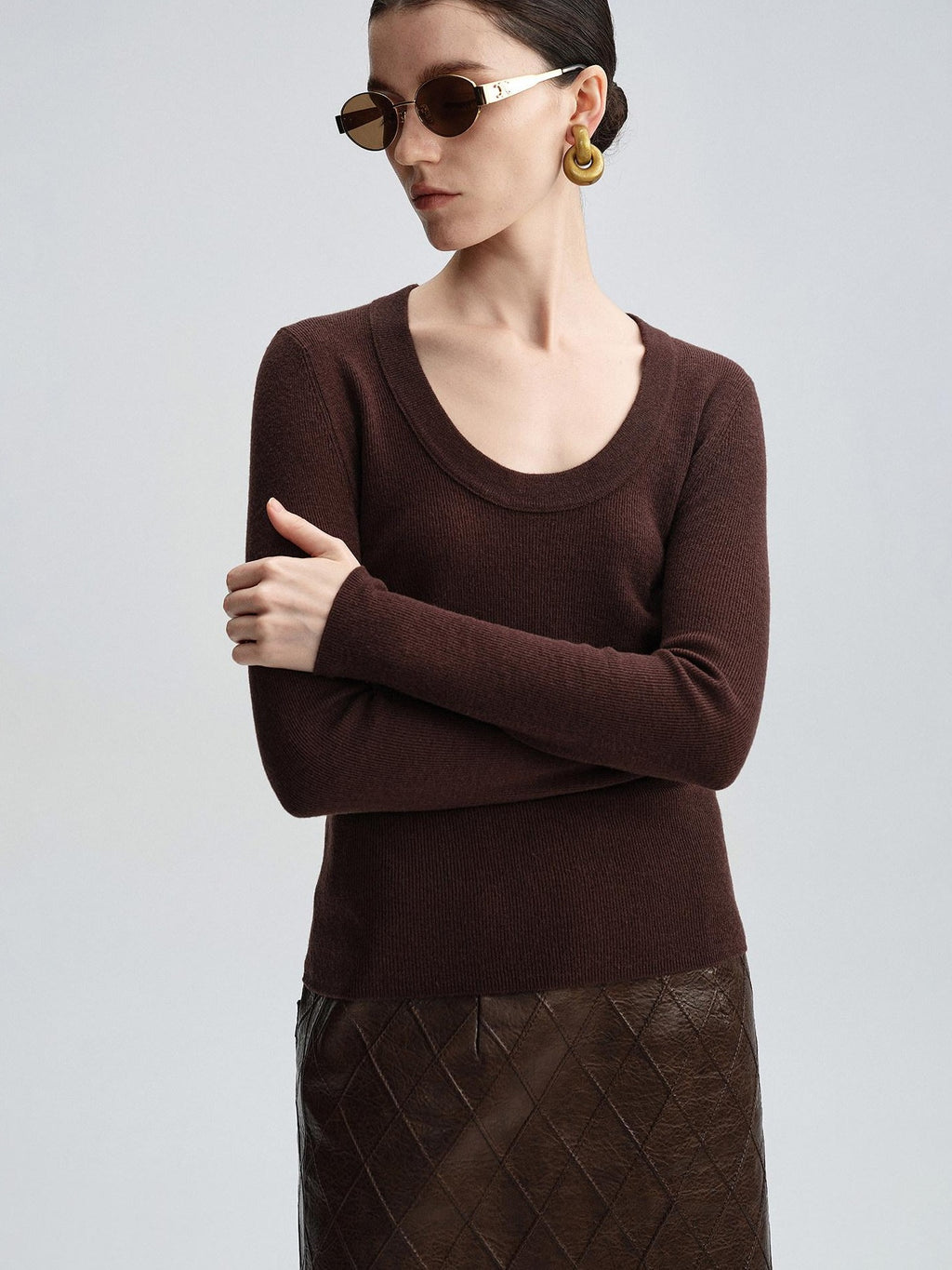 audreyyang Sheep Wool Slim Fit Crew Neck Knit Women Black Gray Brown Sweaters