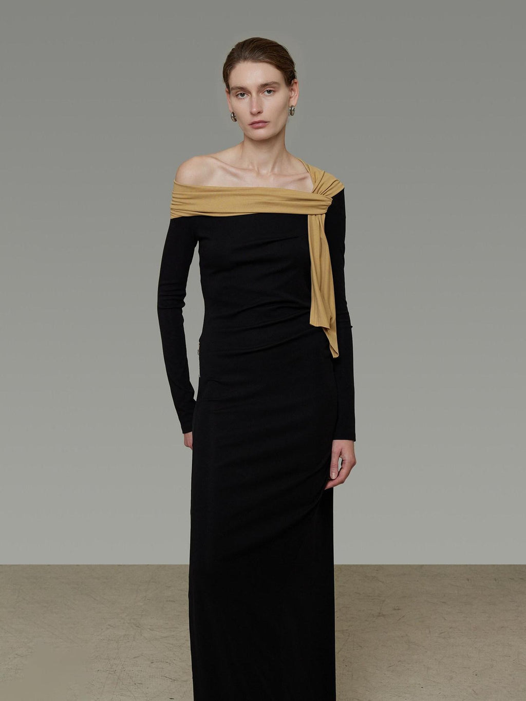 Breathable Lyocell Knit Slim A Line Waist Cinch V-neck Black Ladies Maxi Dresses