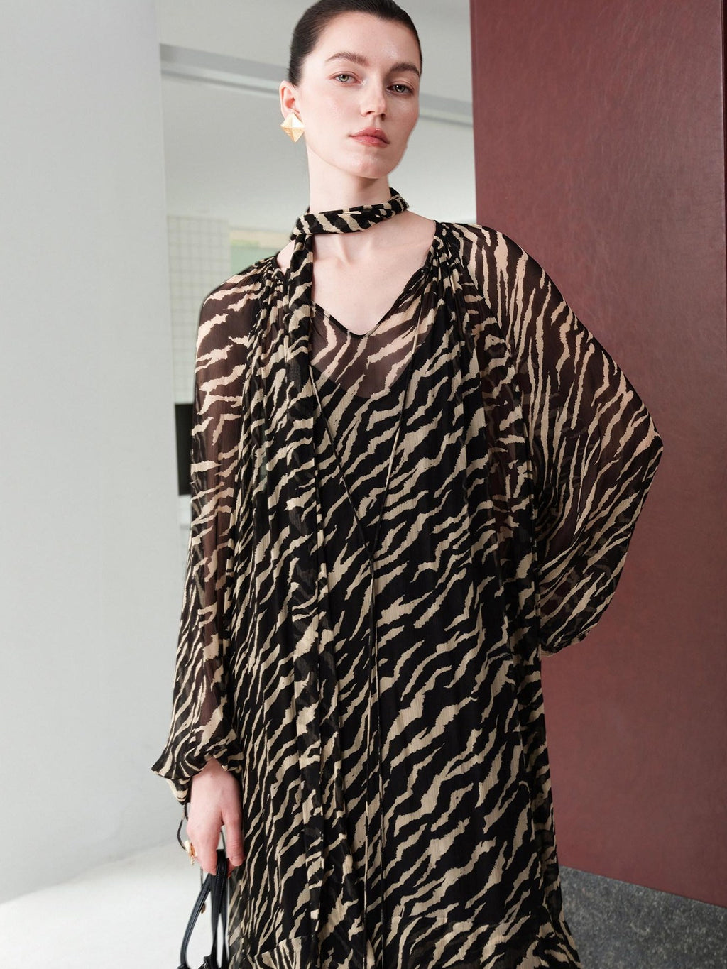 audreyyang Soft Viscose Ruffle Casual A Line Zebra V-neck Long Sleeve Maxi Dresses