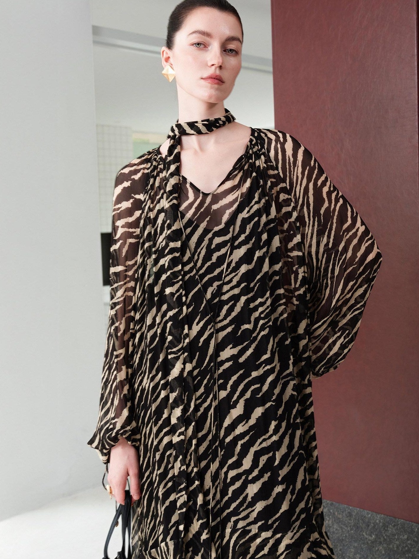 audreyyang Soft Viscose Ruffle Casual A Line Zebra V-neck Long Sleeve Maxi Dresses
