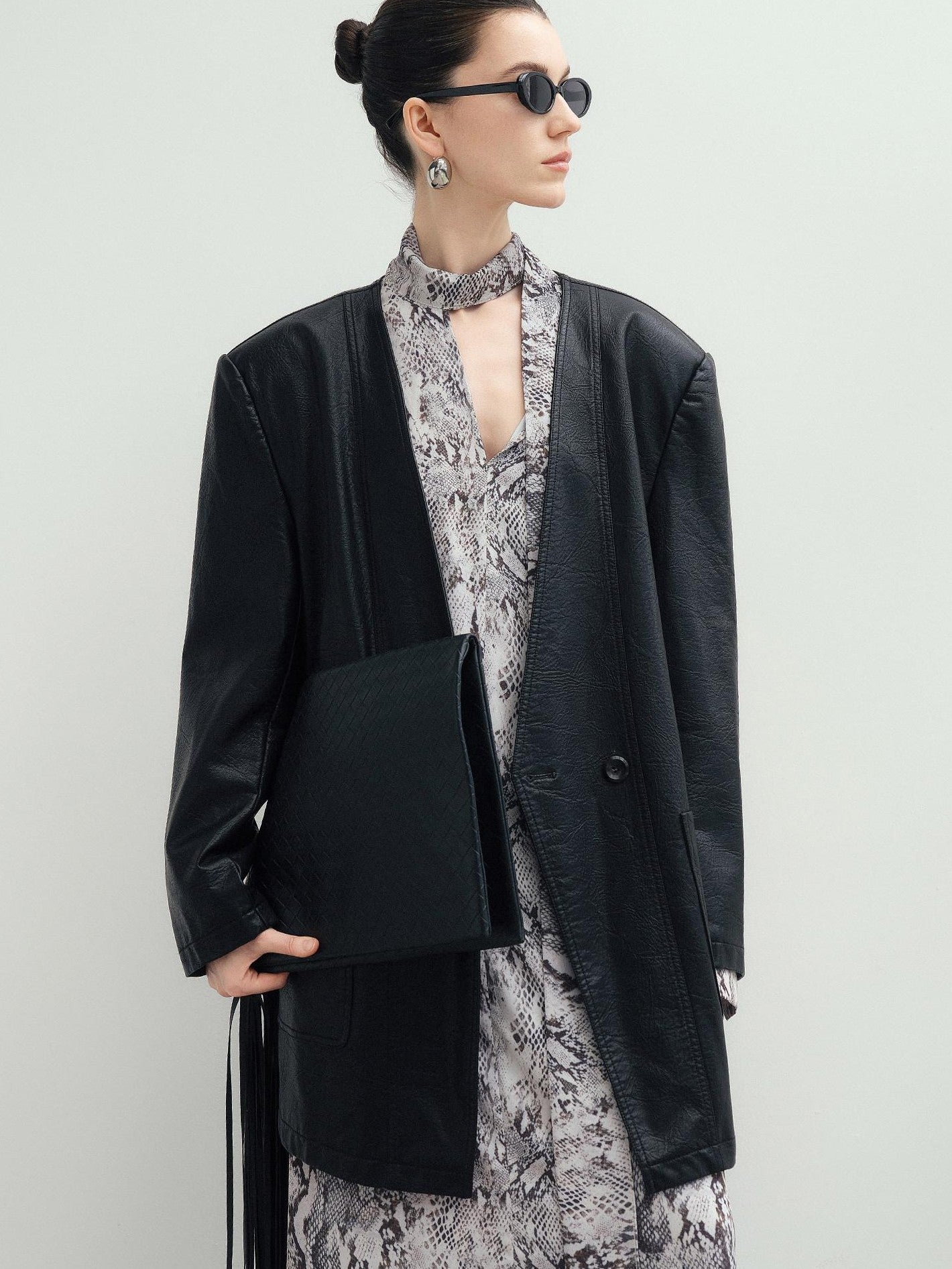 audreyyang Pu Leather Mid Length V-neck Oversized Workwear Office Casual Blazers
