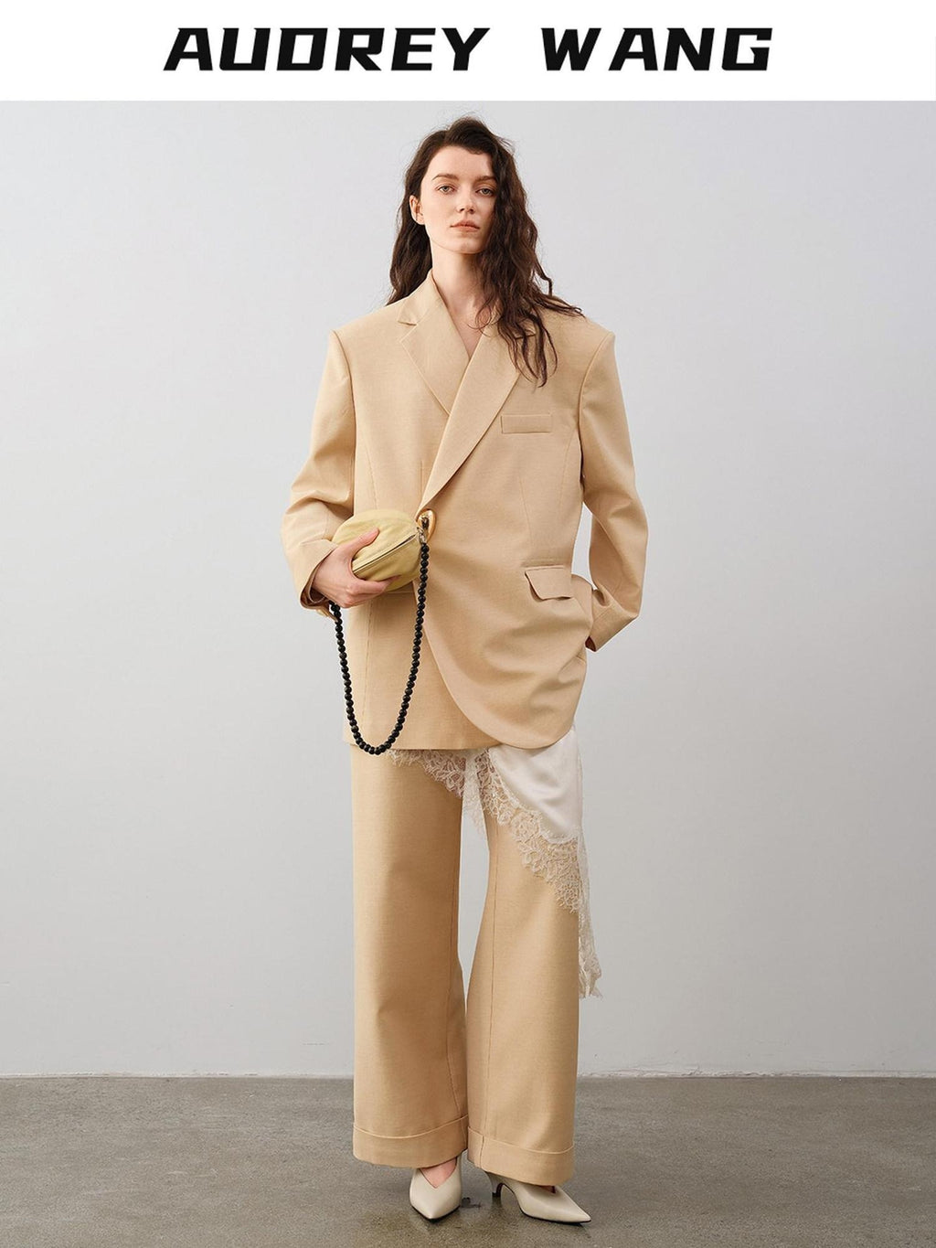 audreyyang Oversized Wool Single Button Notch Lapel Long Sleeve Women Cream Black Blazers