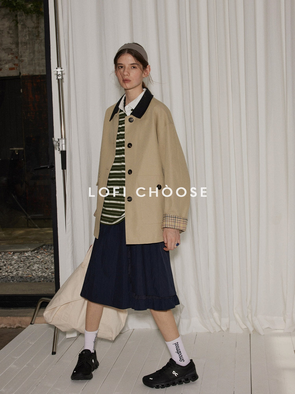 Lofi choose Cotton Blend Loose Fit Commuter Short Single Breasted Khaki Black Trench Coats