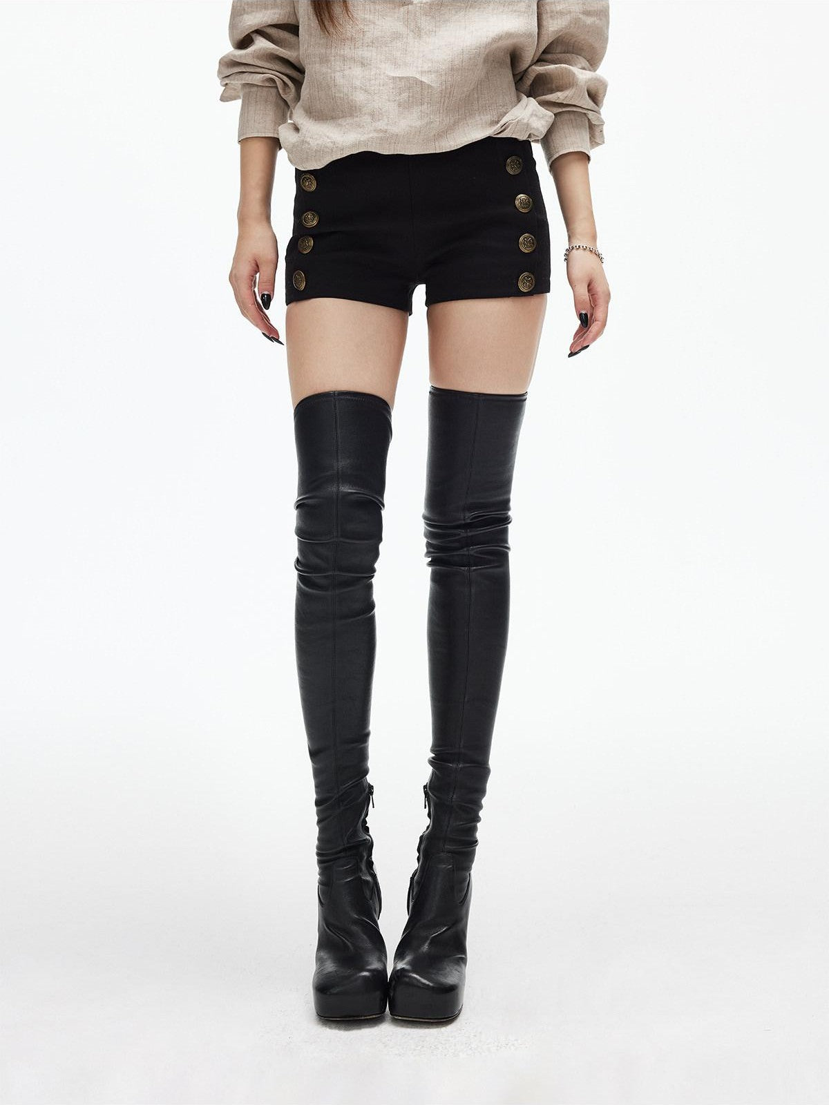 iamxiaa Antique Brass Embossed Buttons Low Waist Women's Twill Slim Short Trousers