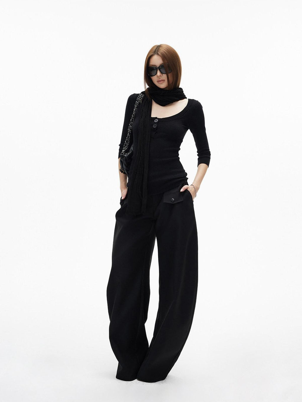 iamxiaa Black Gray Two Tone Structured Pocket Flap Curved Seam Minimalist Women's Chinos