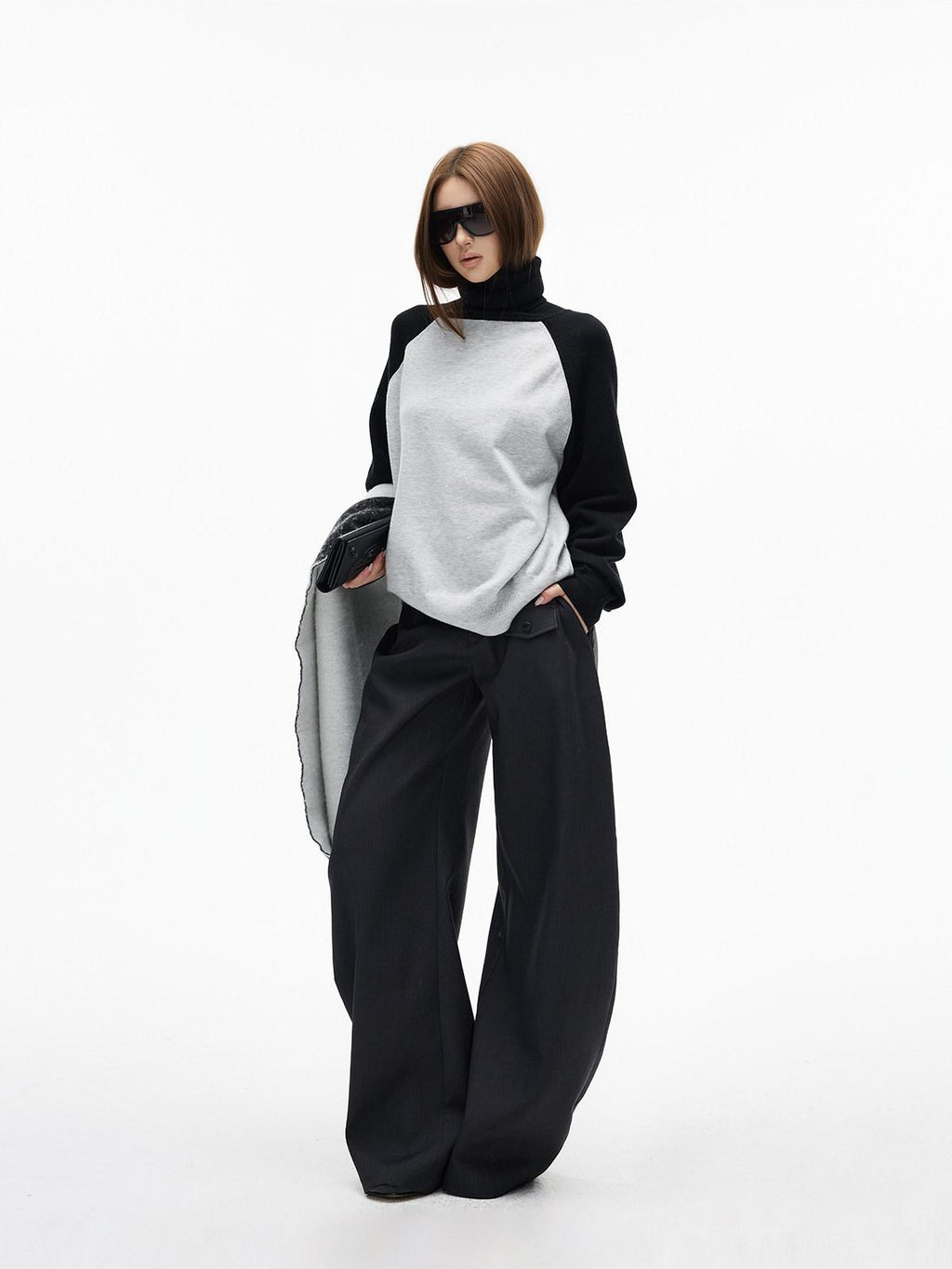 iamxiaa Black Gray Two Tone Structured Pocket Flap Curved Seam Minimalist Women's Chinos