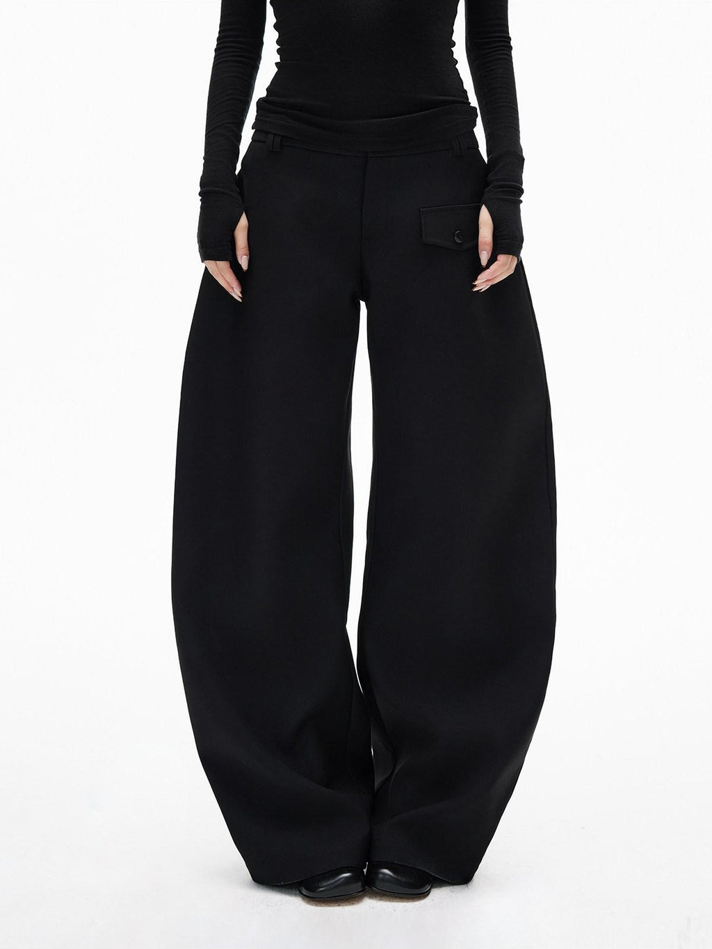 iamxiaa Black Gray Two Tone Structured Pocket Flap Curved Seam Minimalist Women's Chinos