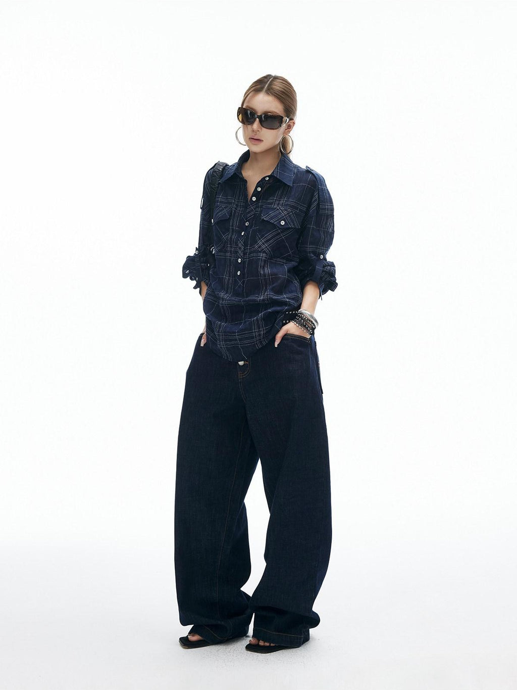 iamxiaa Button Fly Contrast Stitch Curved Cut Women's Raw Denim Wide-leg Jeans