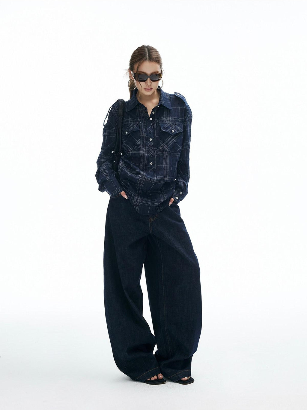 iamxiaa Button Fly Contrast Stitch Curved Cut Women's Raw Denim Wide-leg Jeans