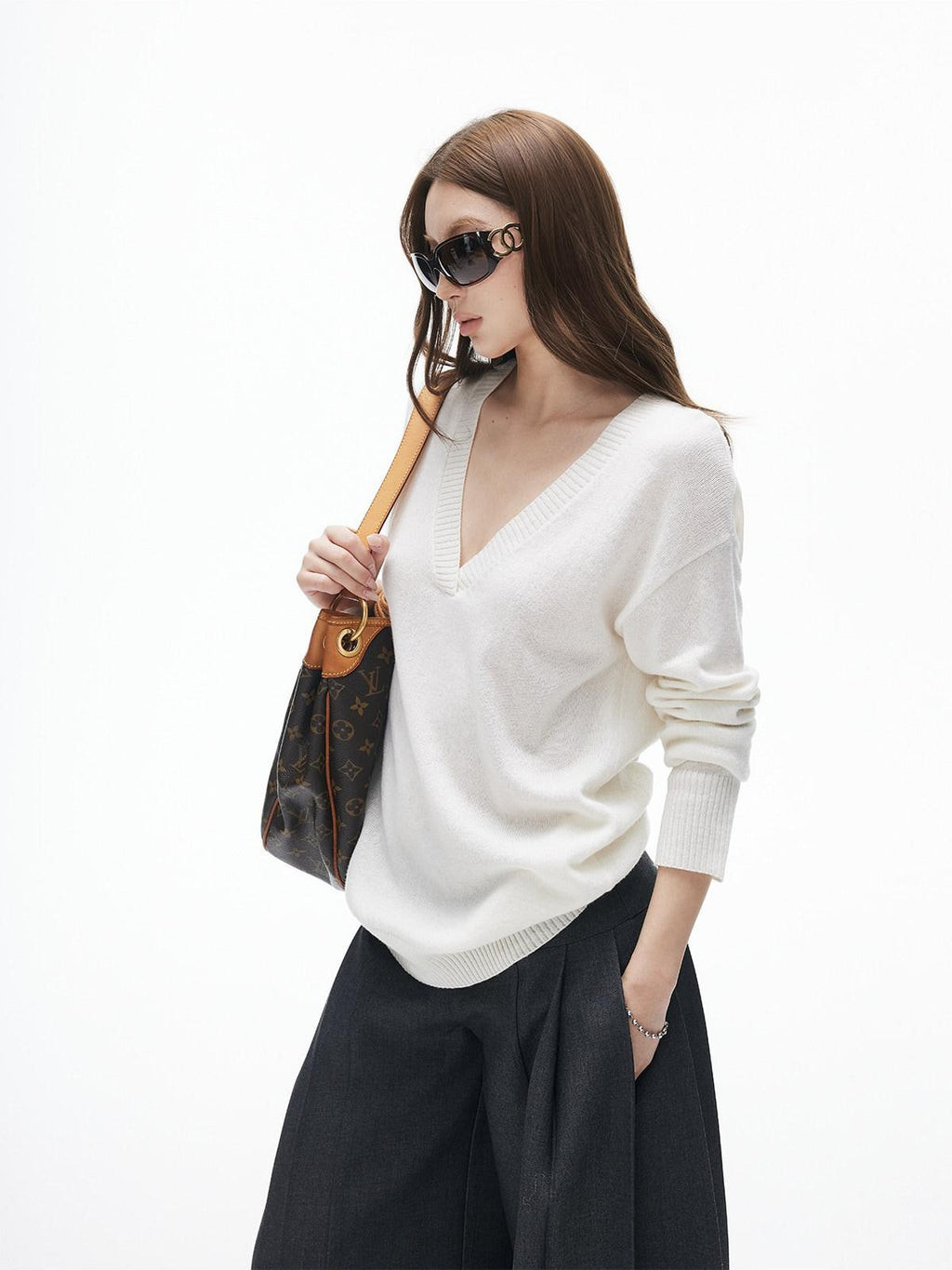 iamxiaa Classic Two Tone V-neck Drop Shoulder Relaxed Women's Elastic Spun Yarn Sweaters