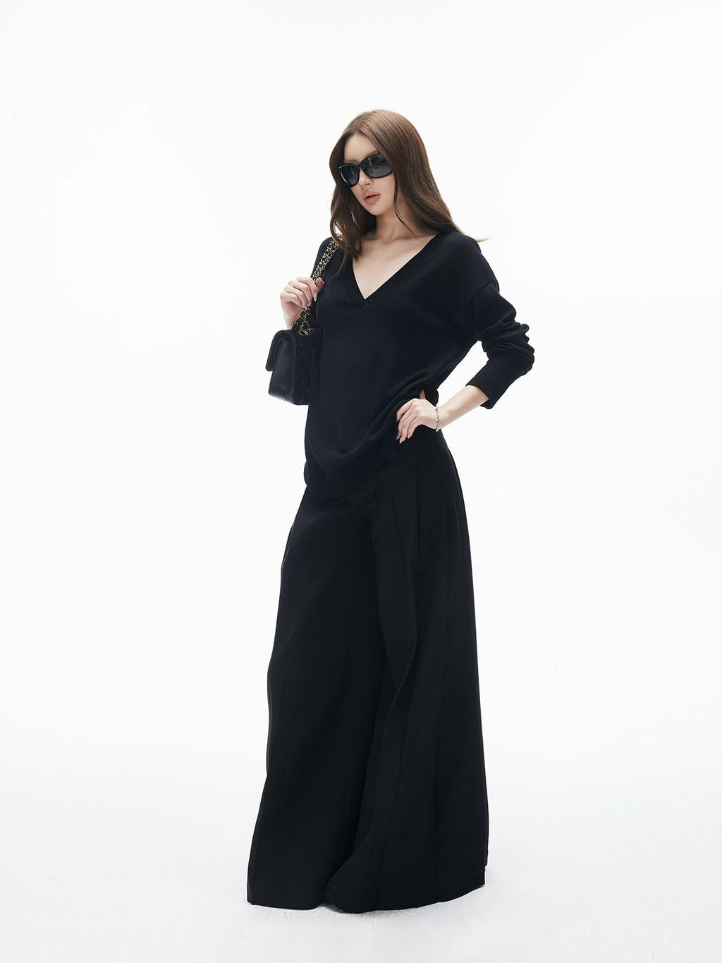 iamxiaa Classic Two Tone V-neck Drop Shoulder Relaxed Women's Elastic Spun Yarn Sweaters