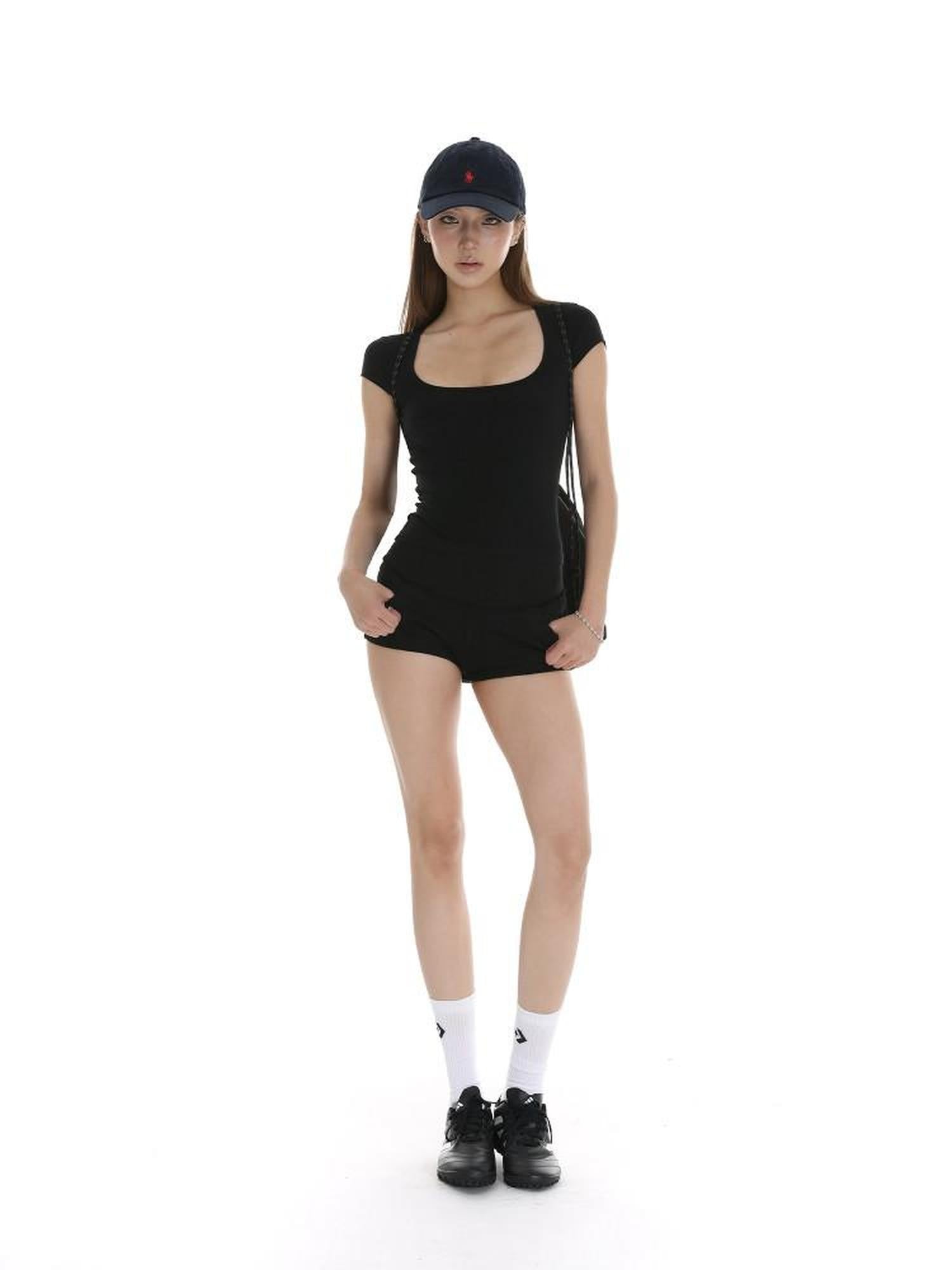 iamxiaa Two Tone Ribbed Panel Fold Over Cuff Slim Hip Hugging Women's Short Trousers