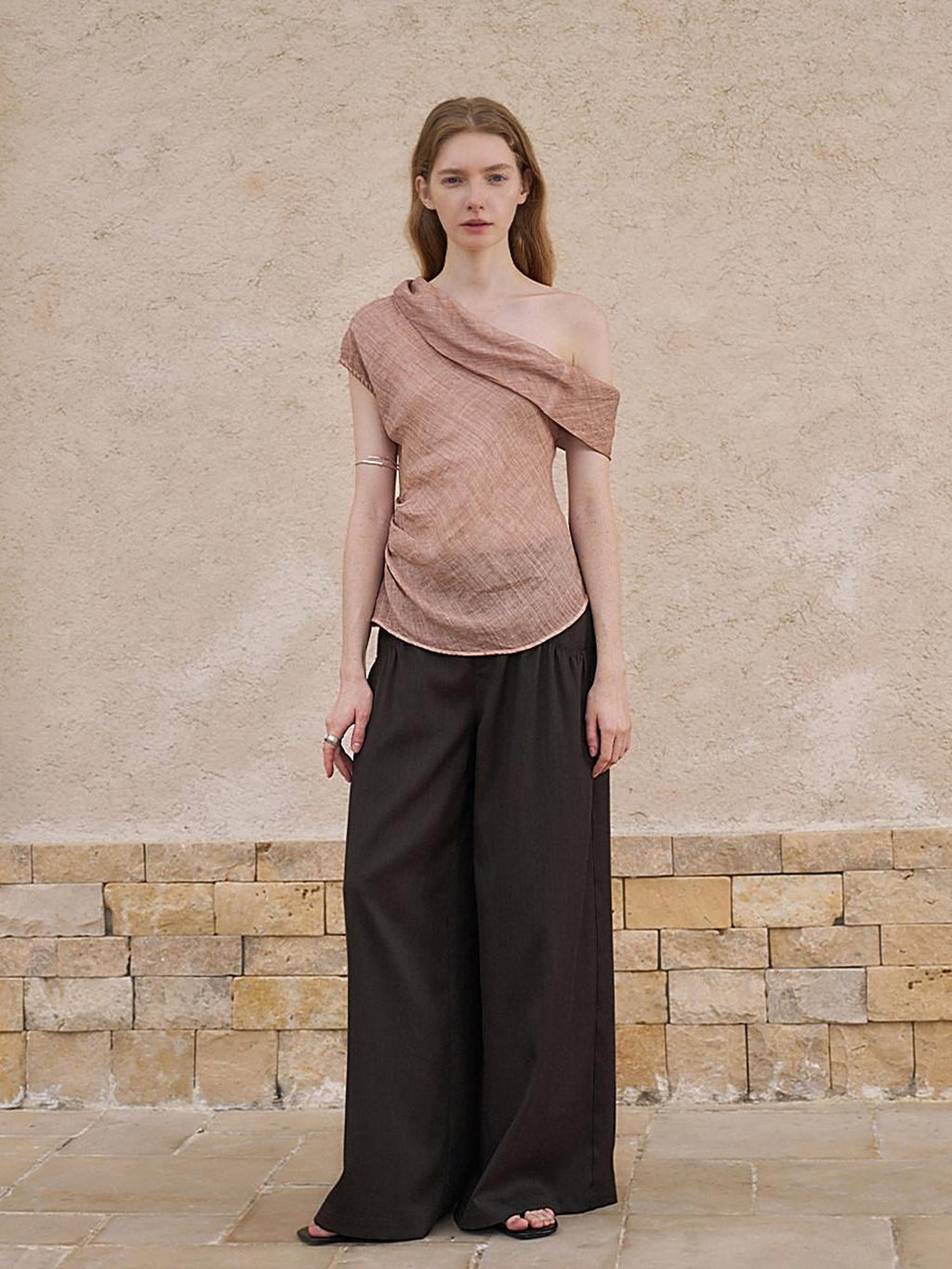 someonesometimes Antibacterial Uv 100% Ramie Linen Pleated Slim One Shoulder Top