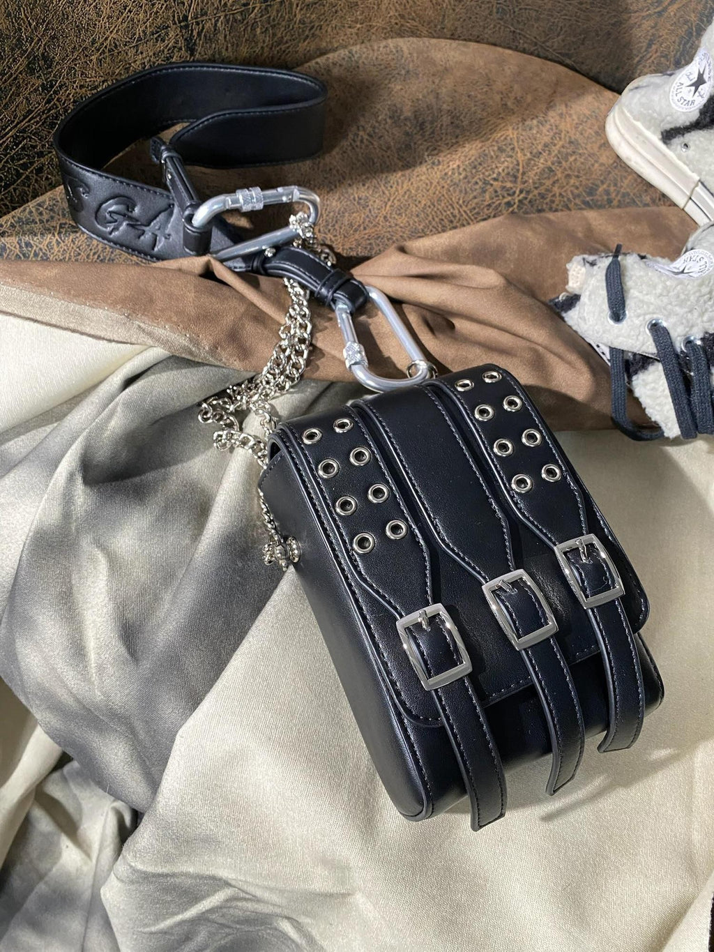triSEGG Punk Metal Chain Rivet Studded Pu Square Cross Body Bags For Women's