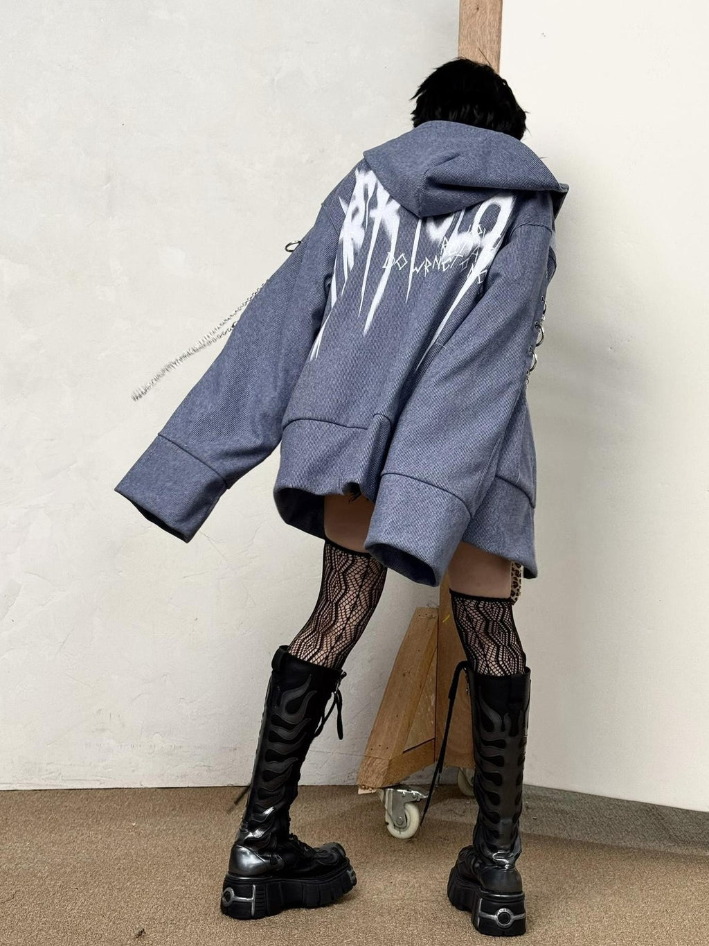 triSEGG Striped Graffiti Print Metal Tag Loose Fit Women's Polyester Hoodies